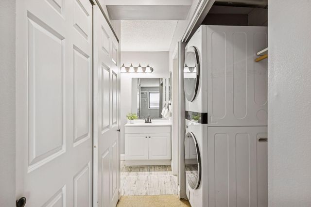 350 Shelard Parkway 111, Saint Louis Park, MN 55426