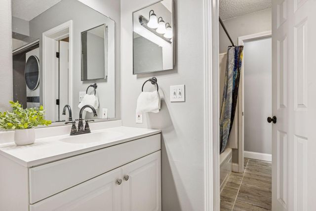 350 Shelard Parkway 111, Saint Louis Park, MN 55426