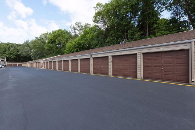 350 Shelard Parkway 111, Saint Louis Park, MN 55426