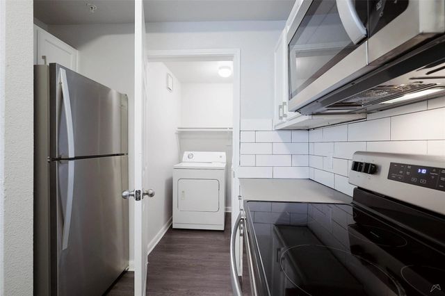 12215 Hunters Chase DR N-6304N, Austin, TX 78729