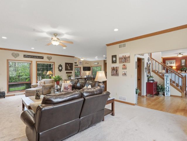13370 Maple Ridge ROAD, New Berlin, WI 53151