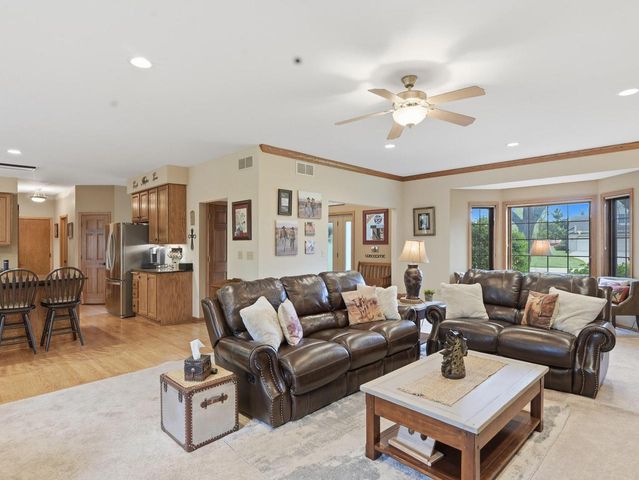 13370 Maple Ridge ROAD, New Berlin, WI 53151