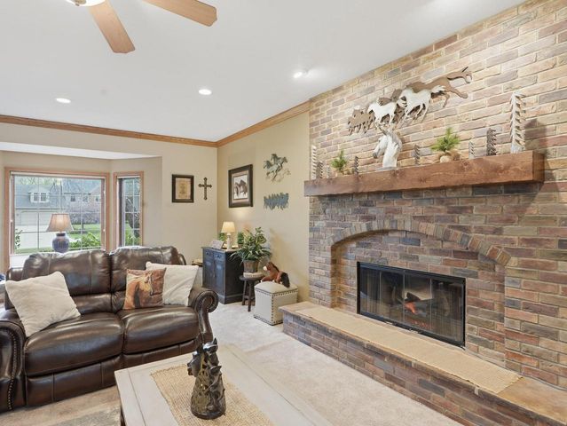 13370 Maple Ridge ROAD, New Berlin, WI 53151