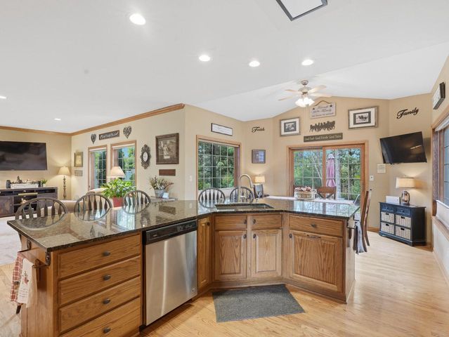 13370 Maple Ridge ROAD, New Berlin, WI 53151