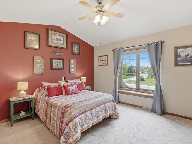 13370 Maple Ridge ROAD, New Berlin, WI 53151