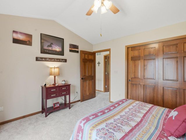 13370 Maple Ridge ROAD, New Berlin, WI 53151