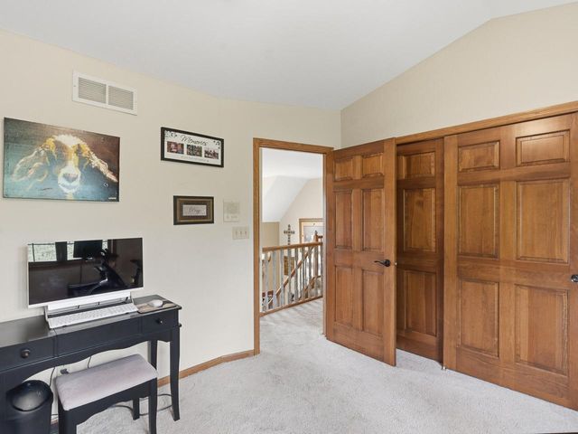 13370 Maple Ridge ROAD, New Berlin, WI 53151
