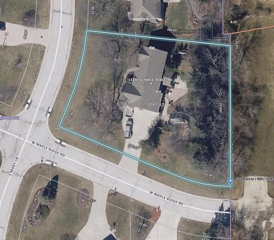 13370 Maple Ridge ROAD, New Berlin, WI 53151