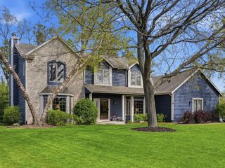 13370 Maple Ridge ROAD, New Berlin, WI 53151