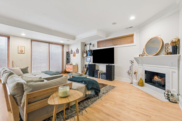 2315 W Wabansia Avenue 1E, Chicago, IL 60647