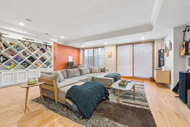 2315 W Wabansia Avenue 1E, Chicago, IL 60647