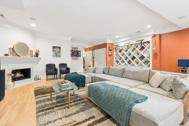 2315 W Wabansia Avenue 1E, Chicago, IL 60647