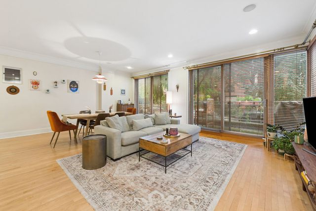 2315 W Wabansia Avenue 1E, Chicago, IL 60647