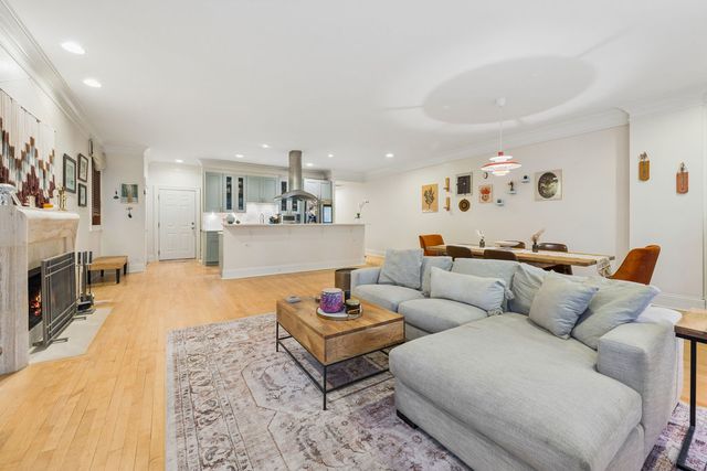 2315 W Wabansia Avenue 1E, Chicago, IL 60647