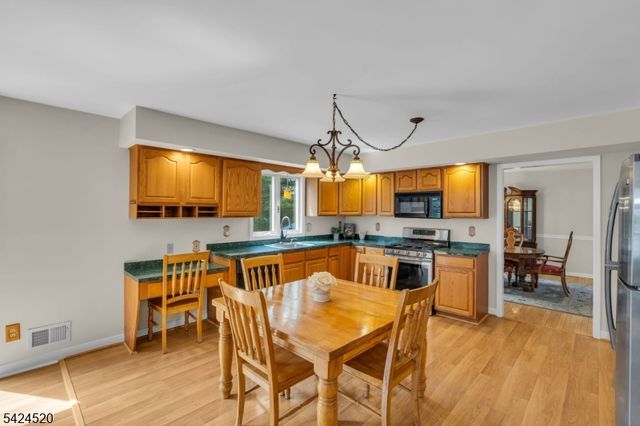 17 Revere St, Bridgewater Twp., NJ 08807