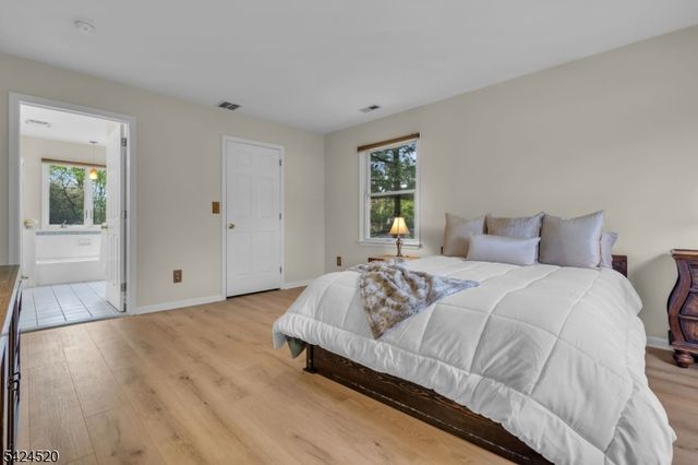 17 Revere St, Bridgewater Twp., NJ 08807