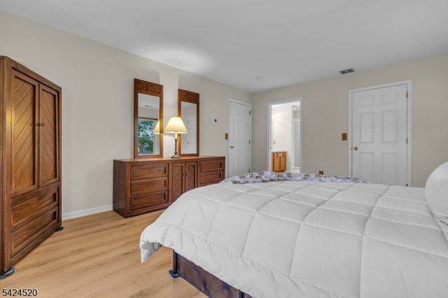 17 Revere St, Bridgewater Twp., NJ 08807