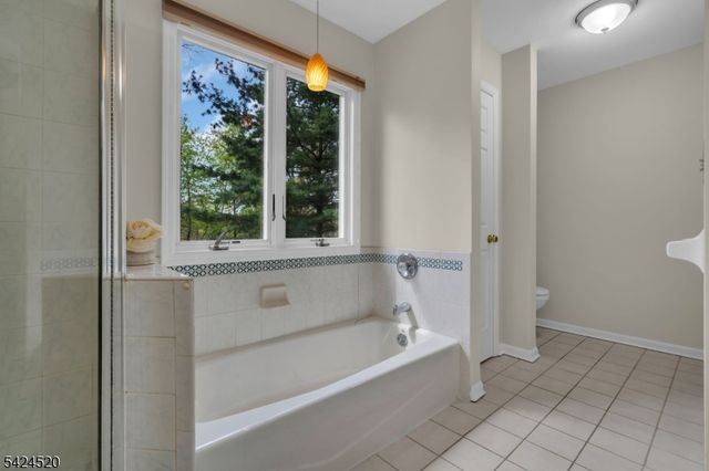 17 Revere St, Bridgewater Twp., NJ 08807