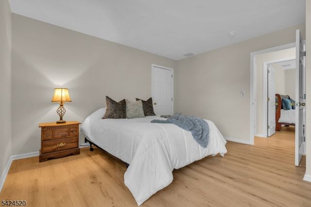 17 Revere St, Bridgewater Twp., NJ 08807