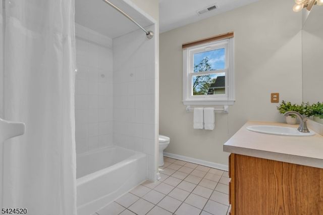 17 Revere St, Bridgewater Twp., NJ 08807