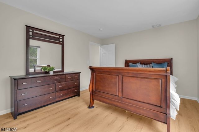 17 Revere St, Bridgewater Twp., NJ 08807