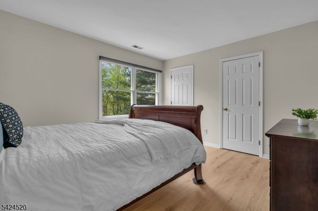 17 Revere St, Bridgewater Twp., NJ 08807