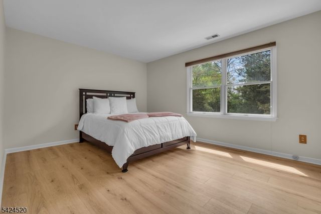 17 Revere St, Bridgewater Twp., NJ 08807