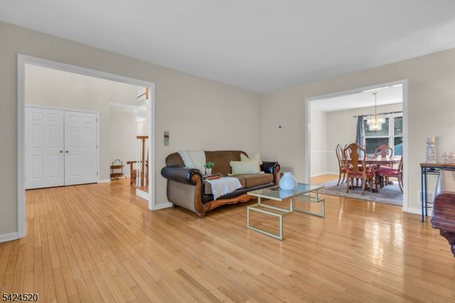17 Revere St, Bridgewater Twp., NJ 08807