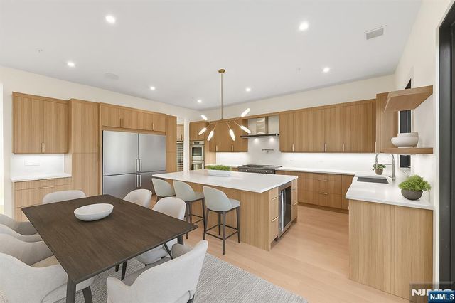 61 Edgewater Road, Cliffside Park, NJ 07010