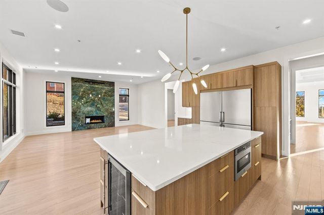 61 Edgewater Road, Cliffside Park, NJ 07010