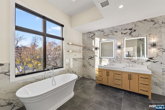 61 Edgewater Road, Cliffside Park, NJ 07010