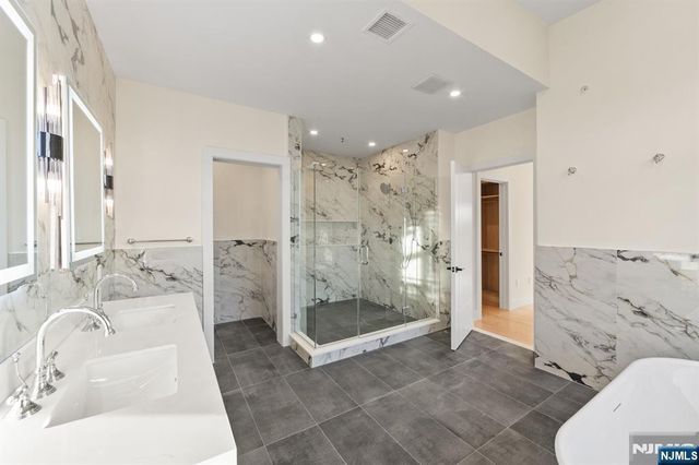 61 Edgewater Road, Cliffside Park, NJ 07010