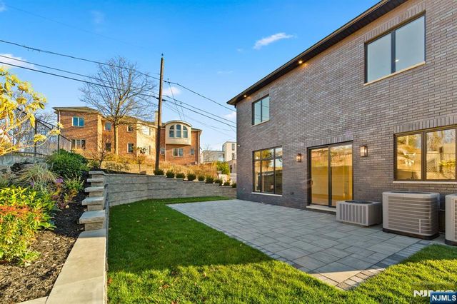 61 Edgewater Road, Cliffside Park, NJ 07010