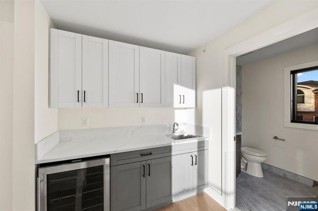 61 Edgewater Road, Cliffside Park, NJ 07010