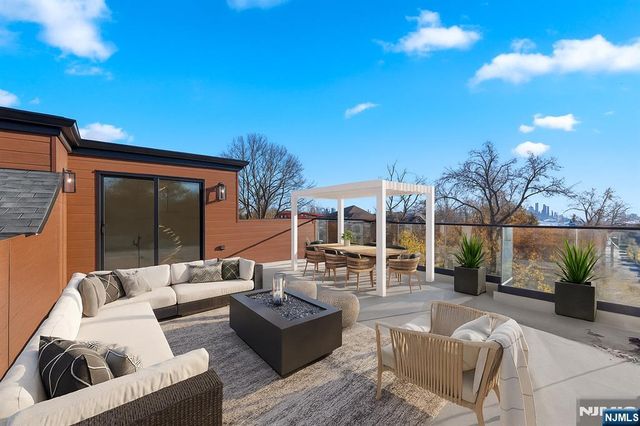 61 Edgewater Road, Cliffside Park, NJ 07010