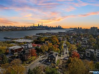 61 Edgewater Road, Cliffside Park, NJ 07010