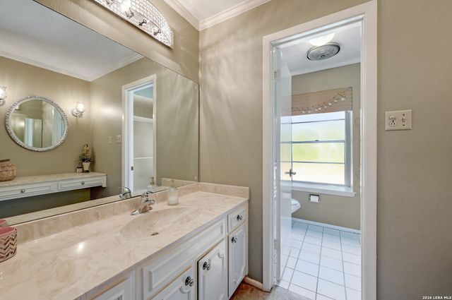 13003 chateau forest, San Antonio, TX 78230