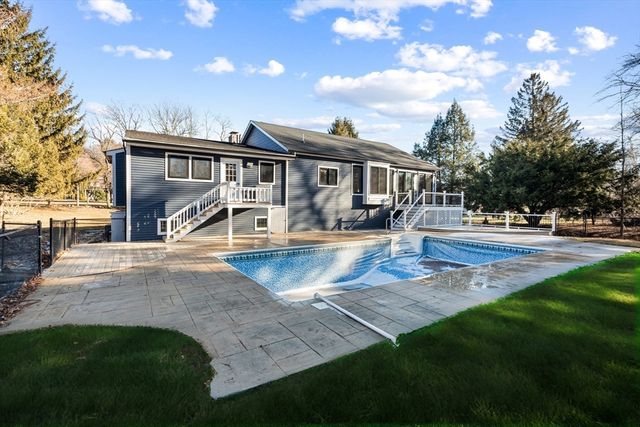 85 Jewell St, Mansfield, MA 02048