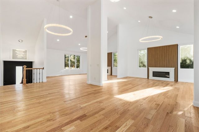 85 Jewell St, Mansfield, MA 02048