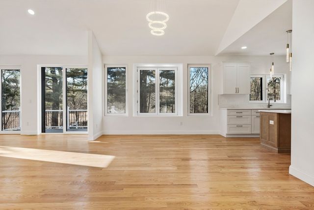 85 Jewell St, Mansfield, MA 02048