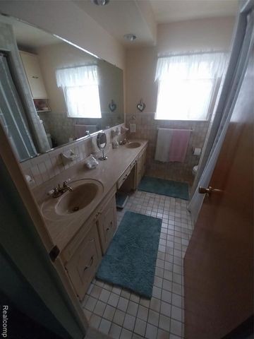 11159 Mandale Drive, Sterling Heights, MI 48312