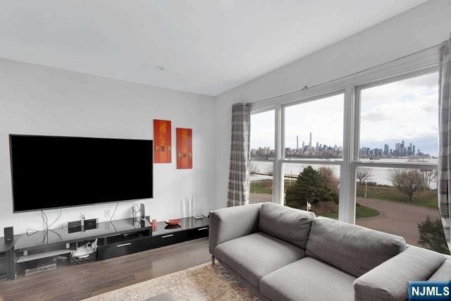 331 Promenade, Edgewater, NJ 07020