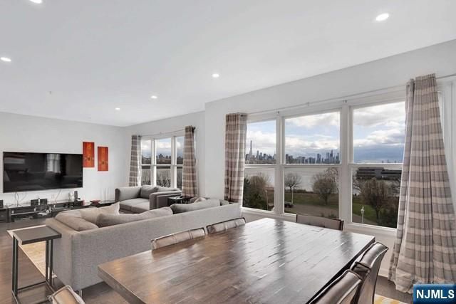 331 Promenade, Edgewater, NJ 07020