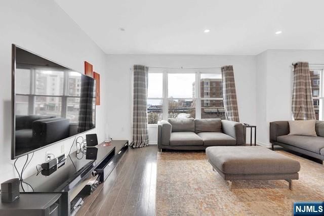 331 Promenade, Edgewater, NJ 07020