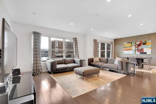 331 Promenade, Edgewater, NJ 07020