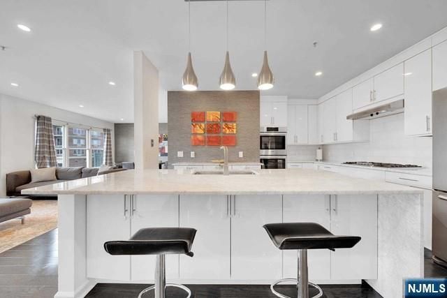 331 Promenade, Edgewater, NJ 07020