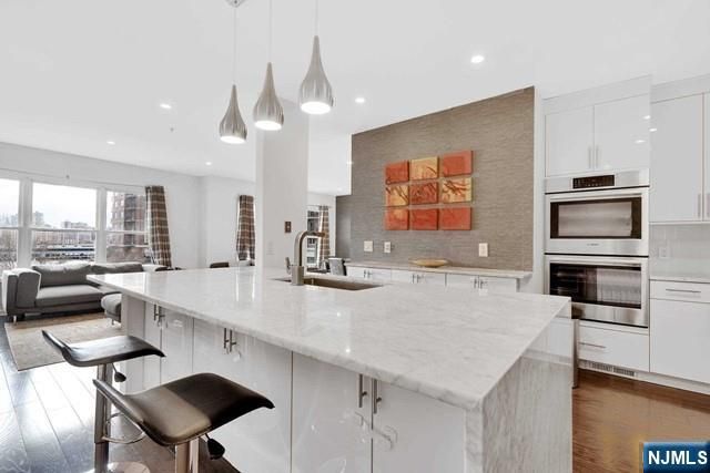 331 Promenade, Edgewater, NJ 07020