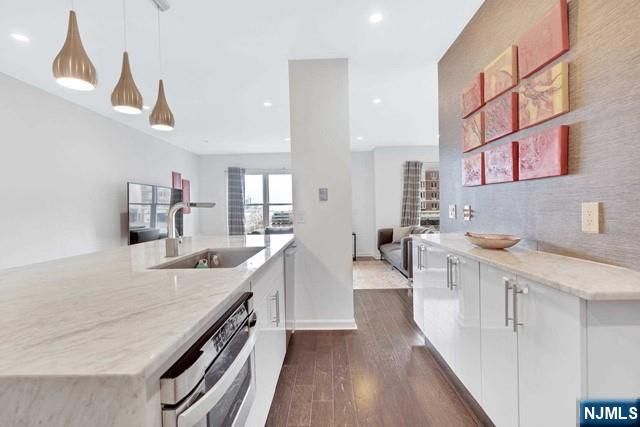 331 Promenade, Edgewater, NJ 07020