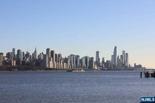331 Promenade, Edgewater, NJ 07020