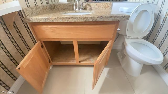 9428 Salt Water Court, Las Vegas, NV 89117